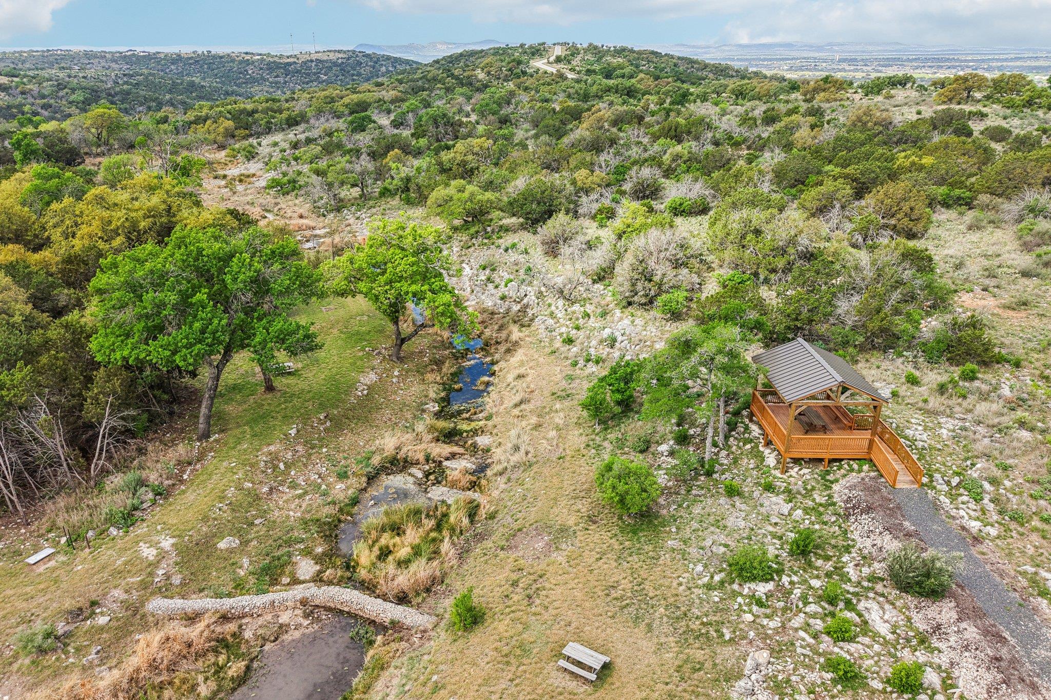 350 Big Creek Dr, Kingsland, TX 78639