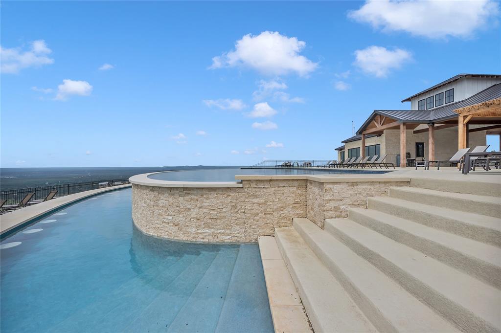 350 Big Creek Dr, Kingsland, TX 78639