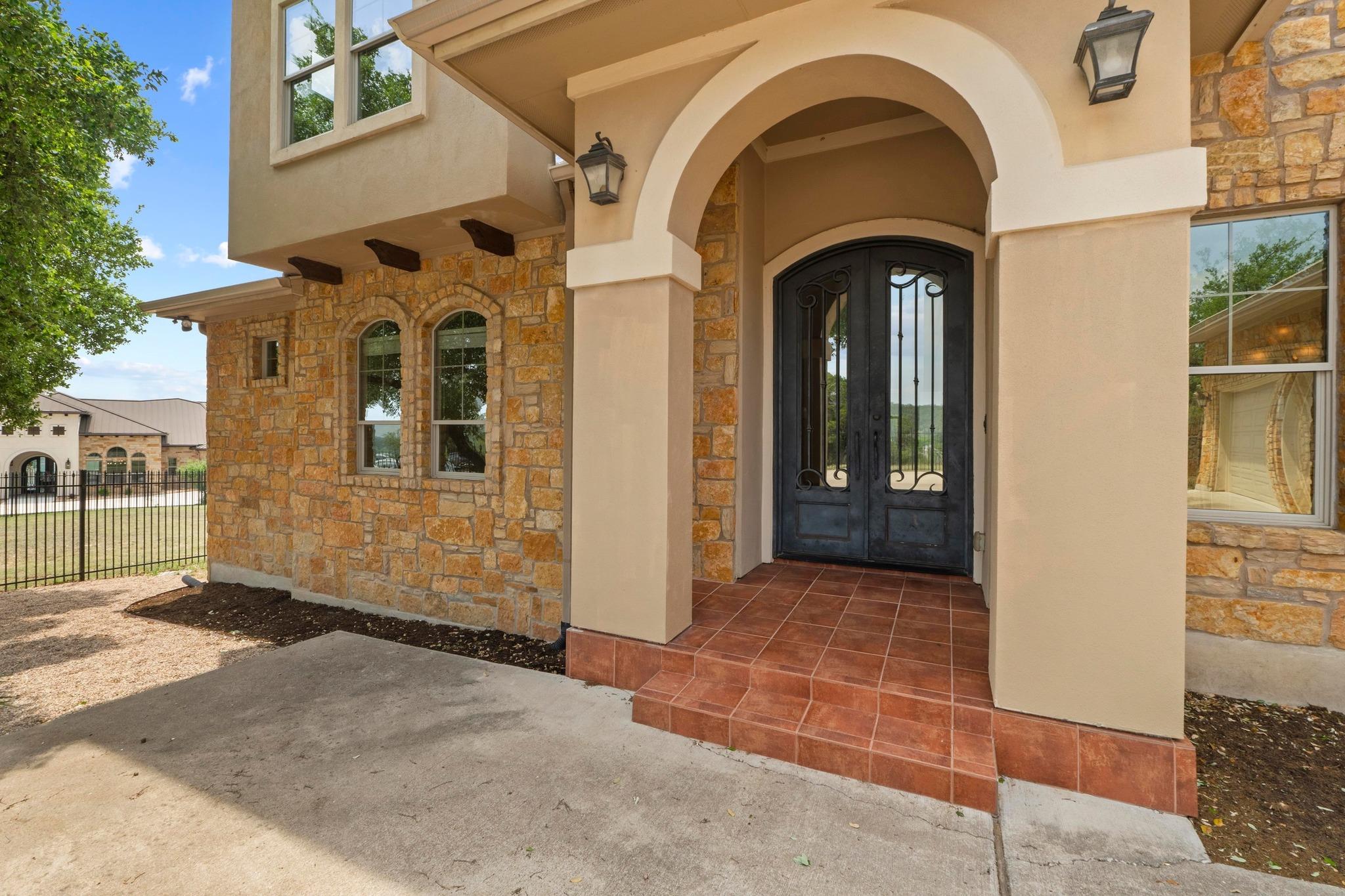 8293 Lime Creek Rd, Volente, TX 78641