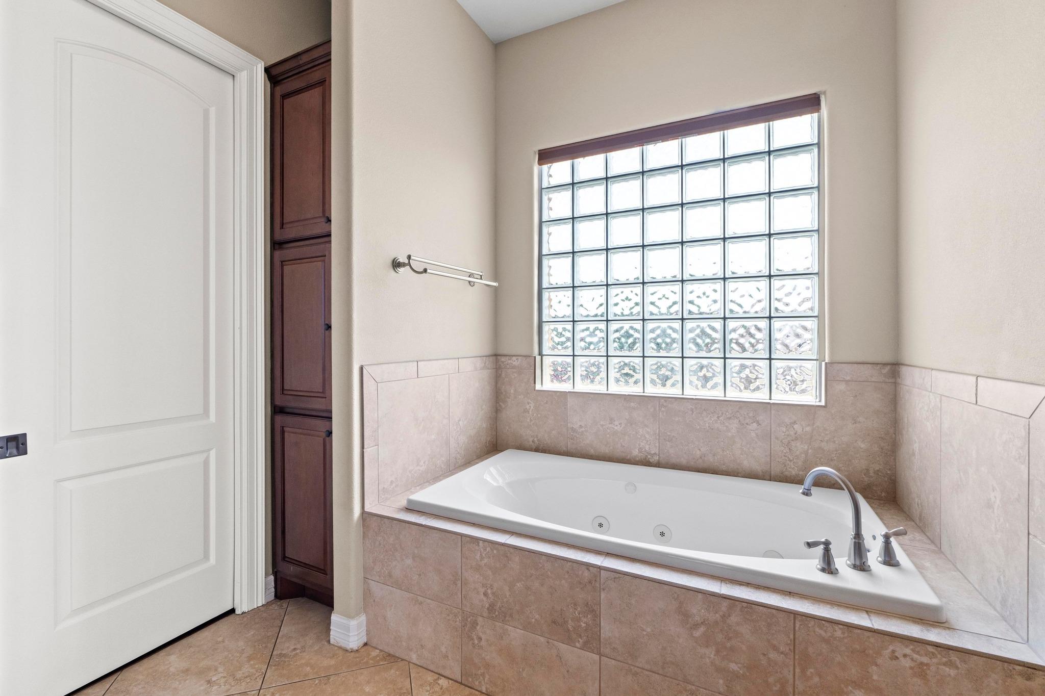 8293 Lime Creek Rd, Volente, TX 78641