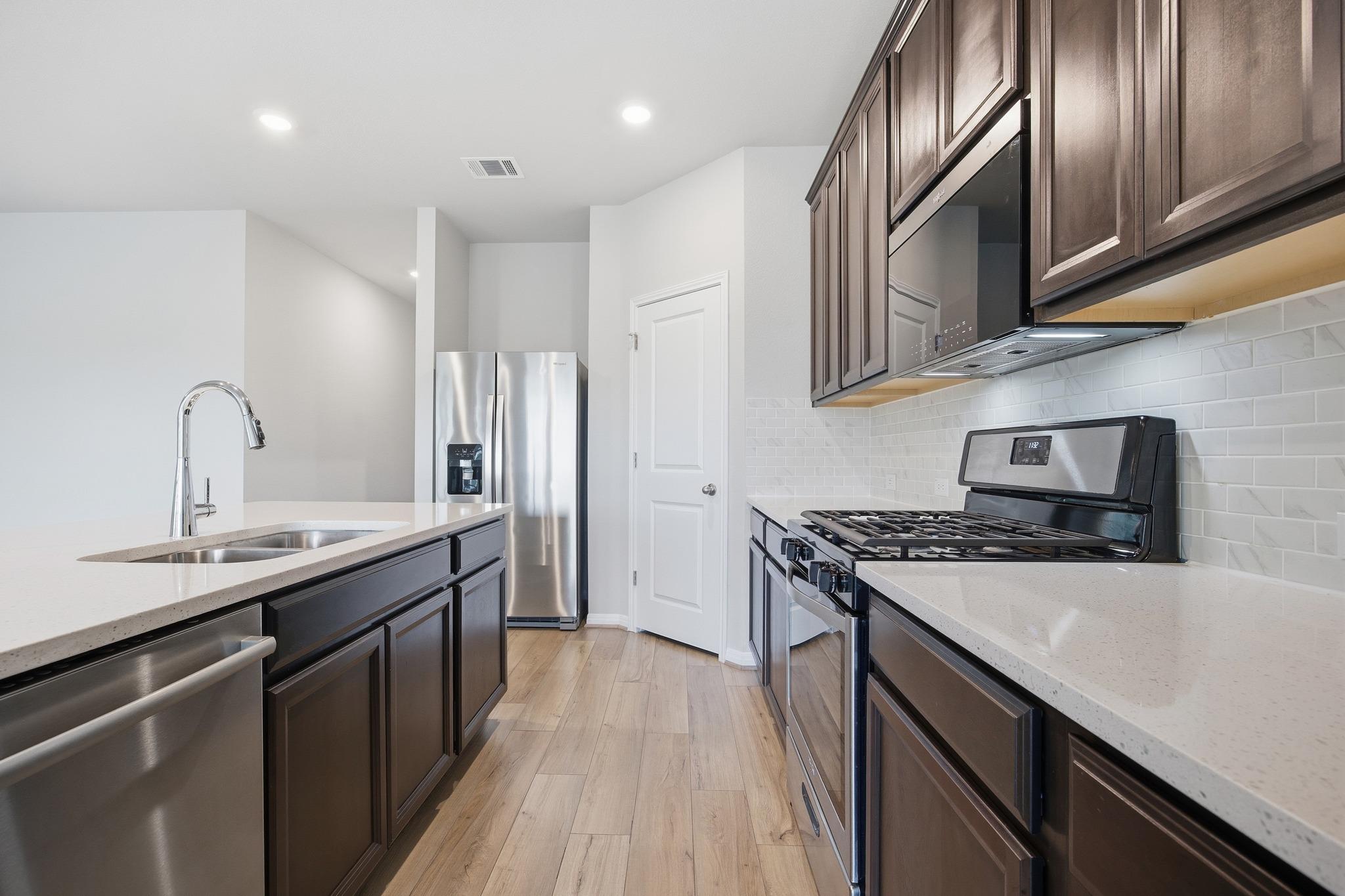 809 Russet Rock Dr, Austin, TX 78748