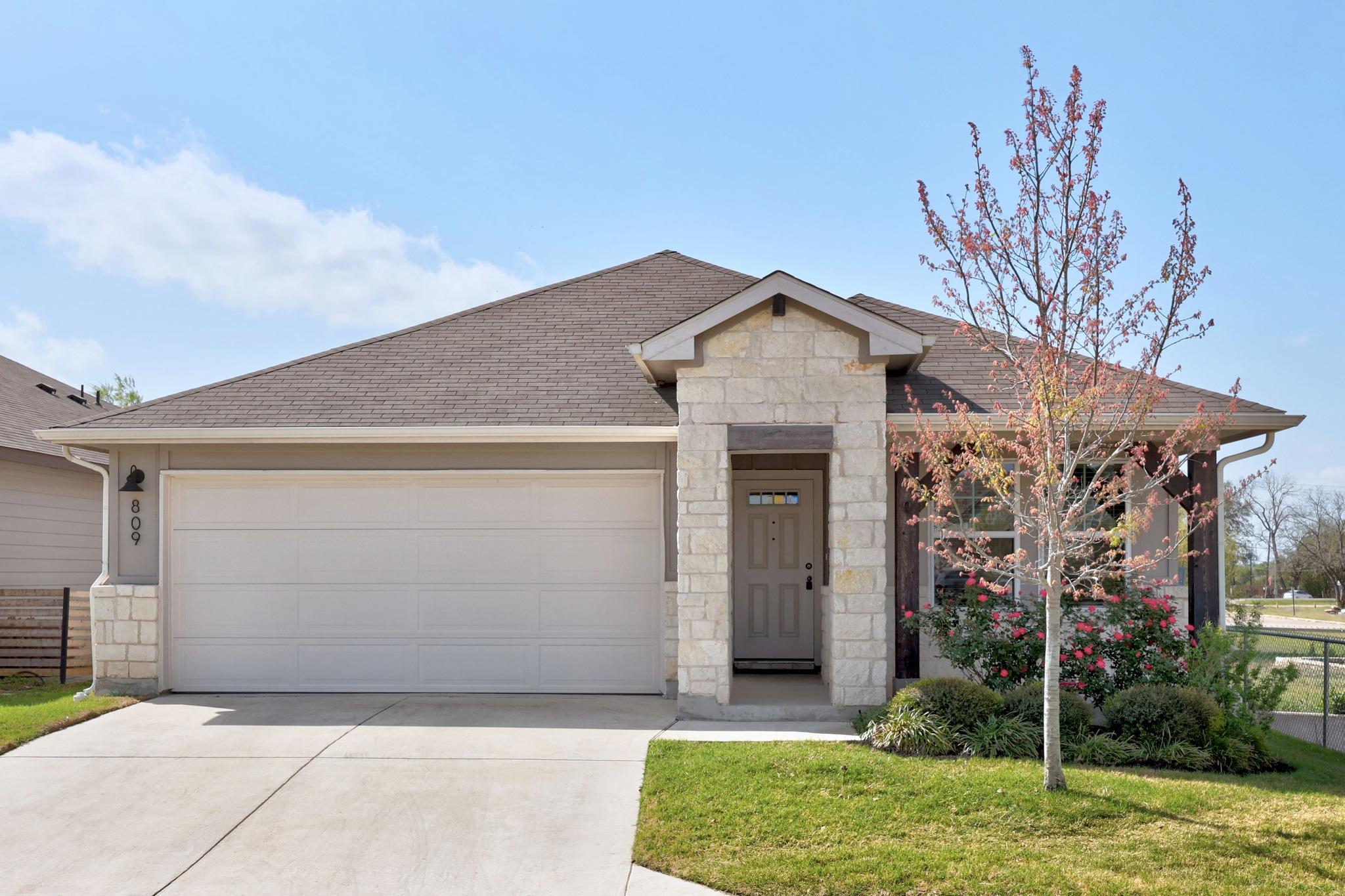 809 Russet Rock Dr, Austin, TX 78748