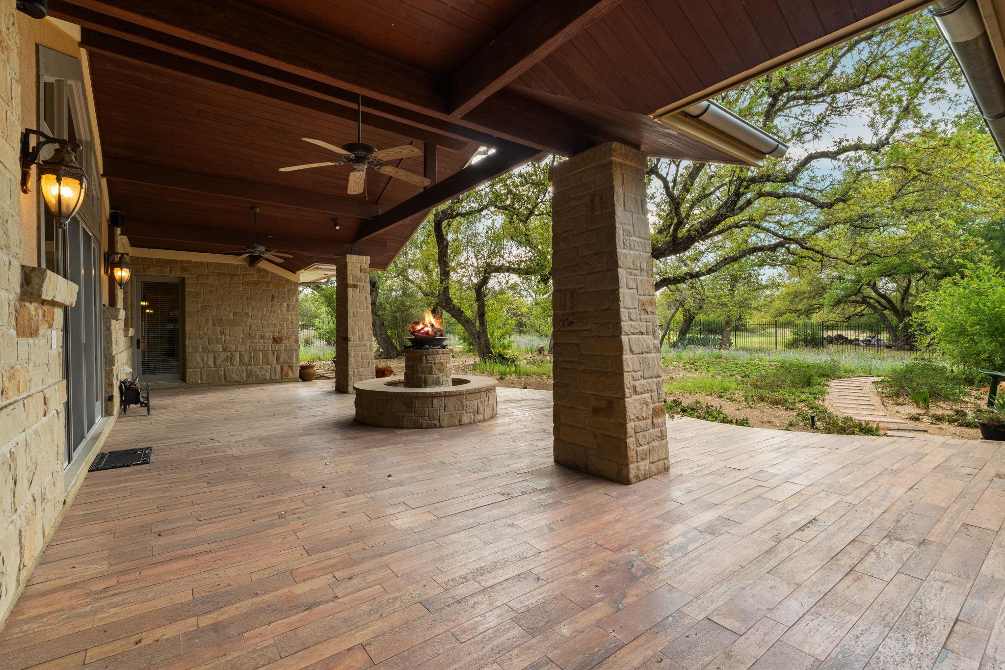 23426 Oscar Rd, Spicewood, TX 78669