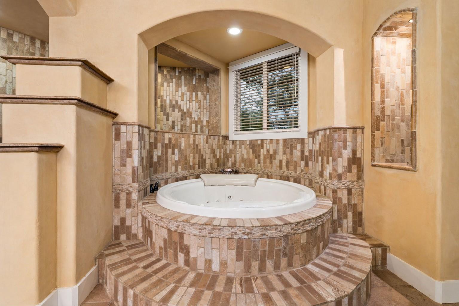 23426 Oscar Rd, Spicewood, TX 78669