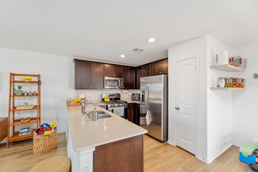 17817 Willacy Cv, Elgin, TX 78621