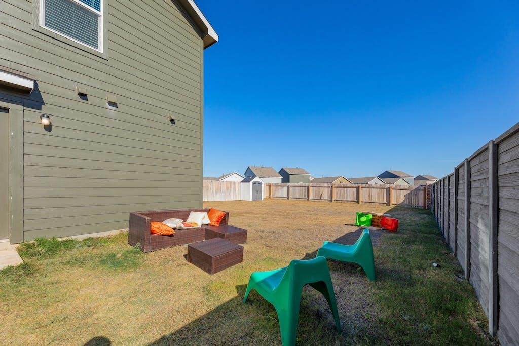 17817 Willacy Cv, Elgin, TX 78621