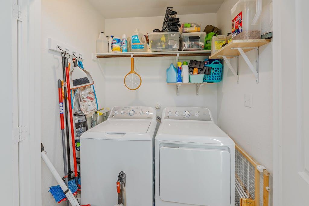 17817 Willacy Cv, Elgin, TX 78621