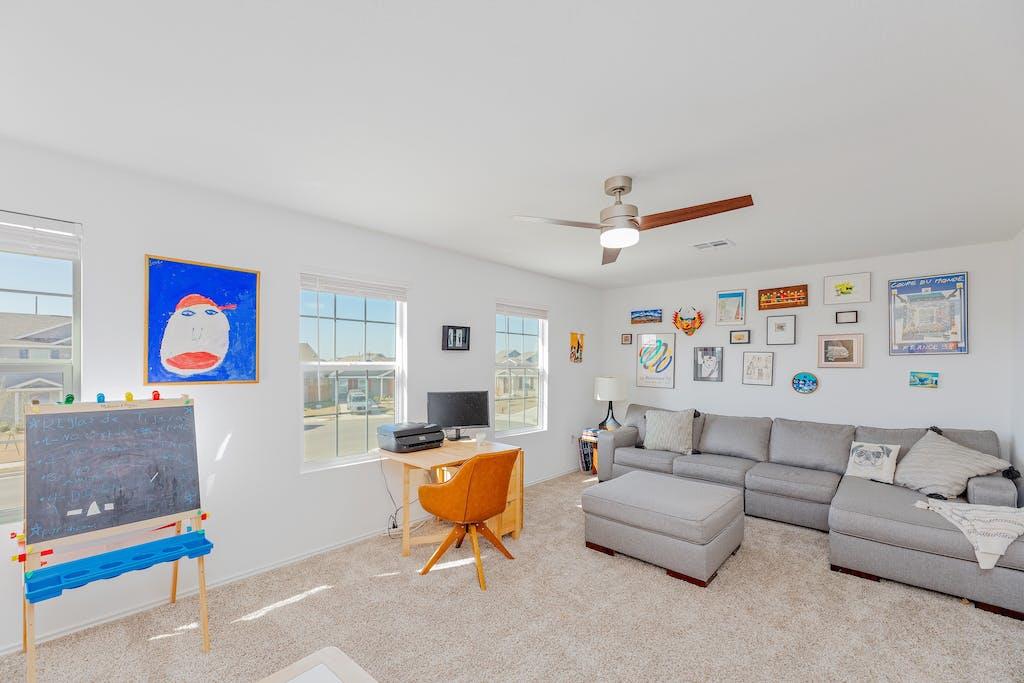 17817 Willacy Cv, Elgin, TX 78621