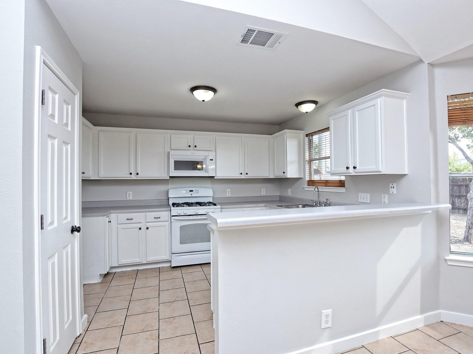 806 Red River Ln, Leander, TX 78641