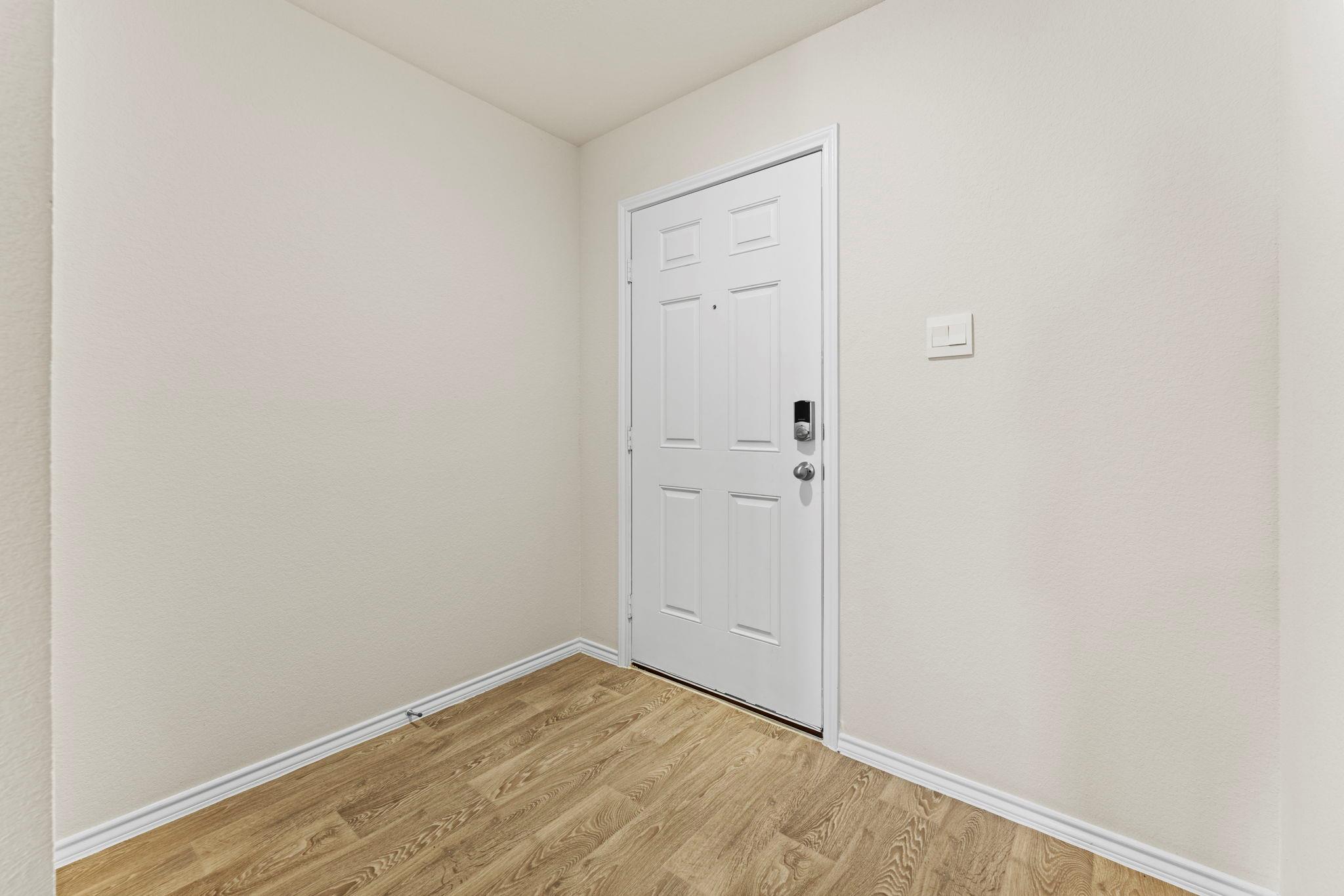 401 Wild Goose Dr, Luling, TX 78648