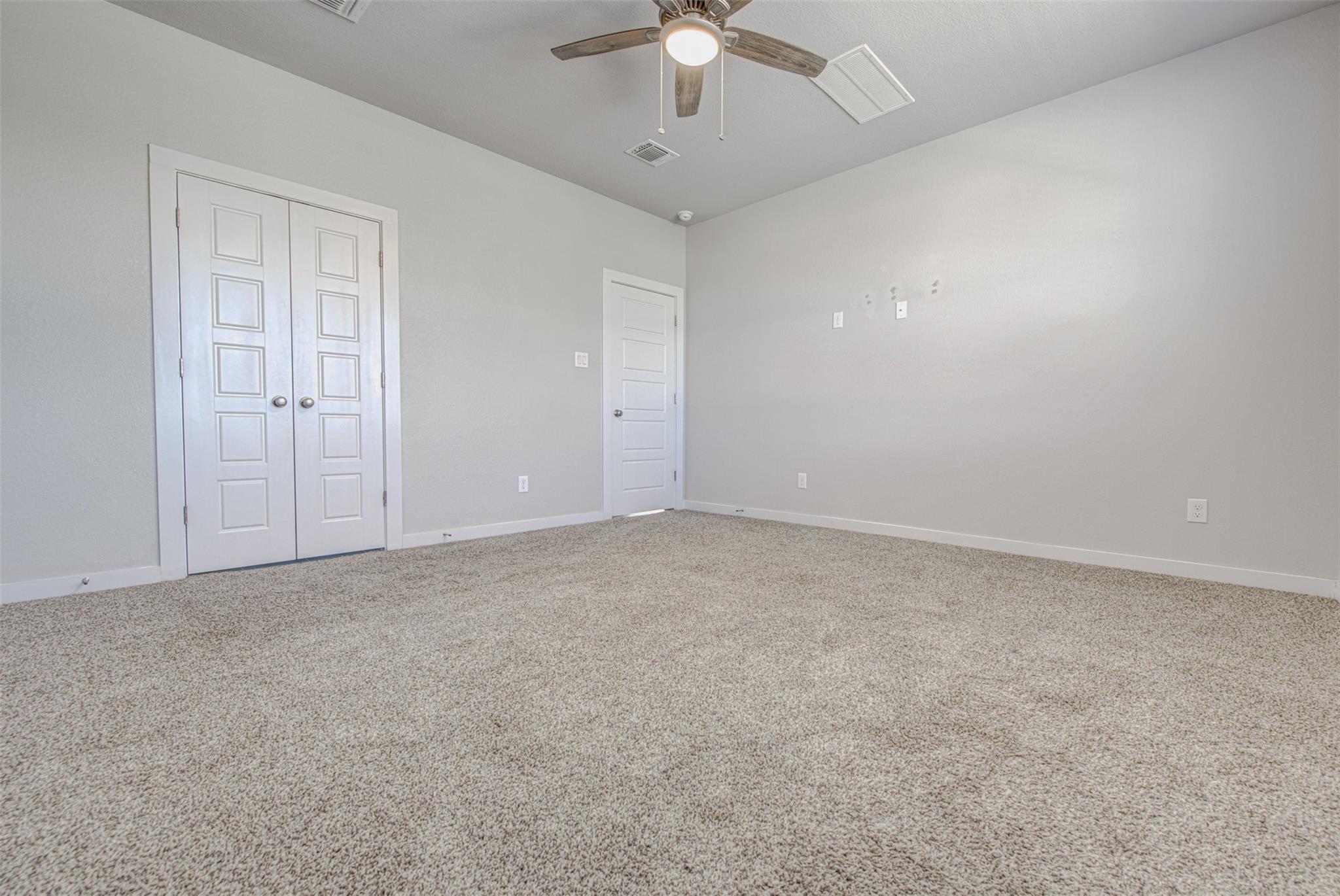 417 Ravens Crest Dr, Hutto, TX 78634