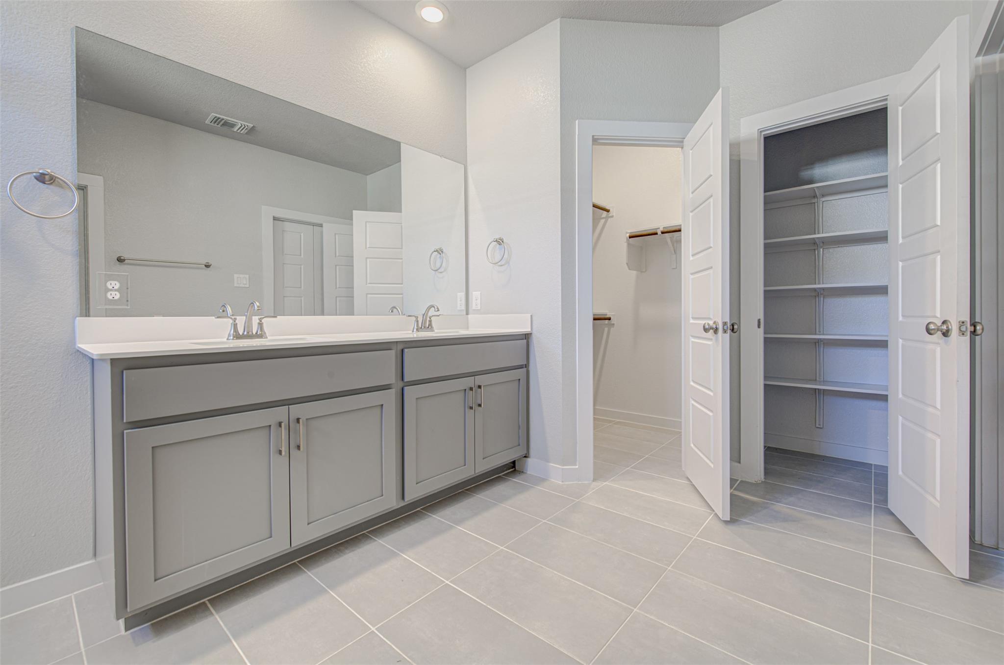 417 Ravens Crest Dr, Hutto, TX 78634