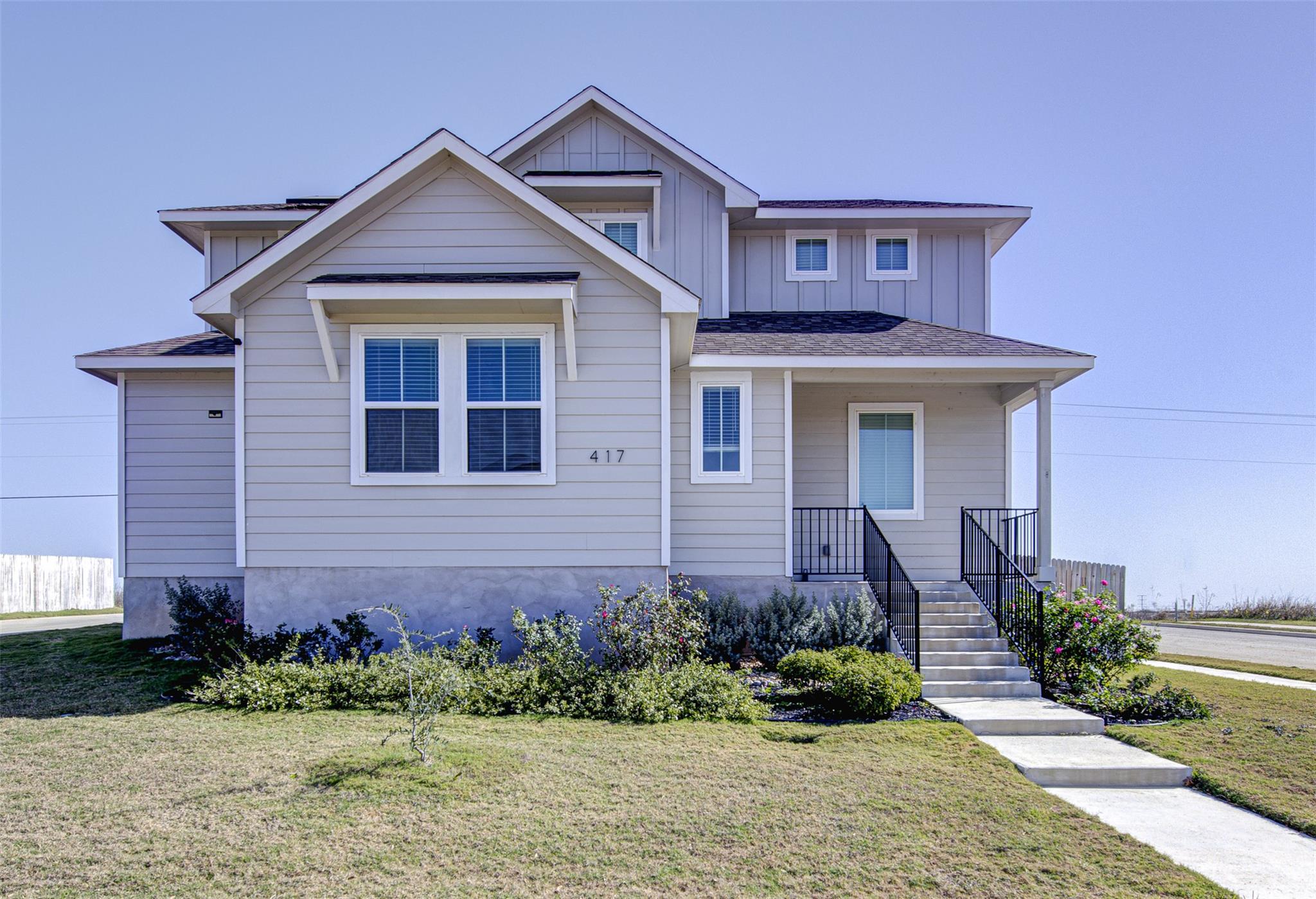 417 Ravens Crest Dr, Hutto, TX 78634