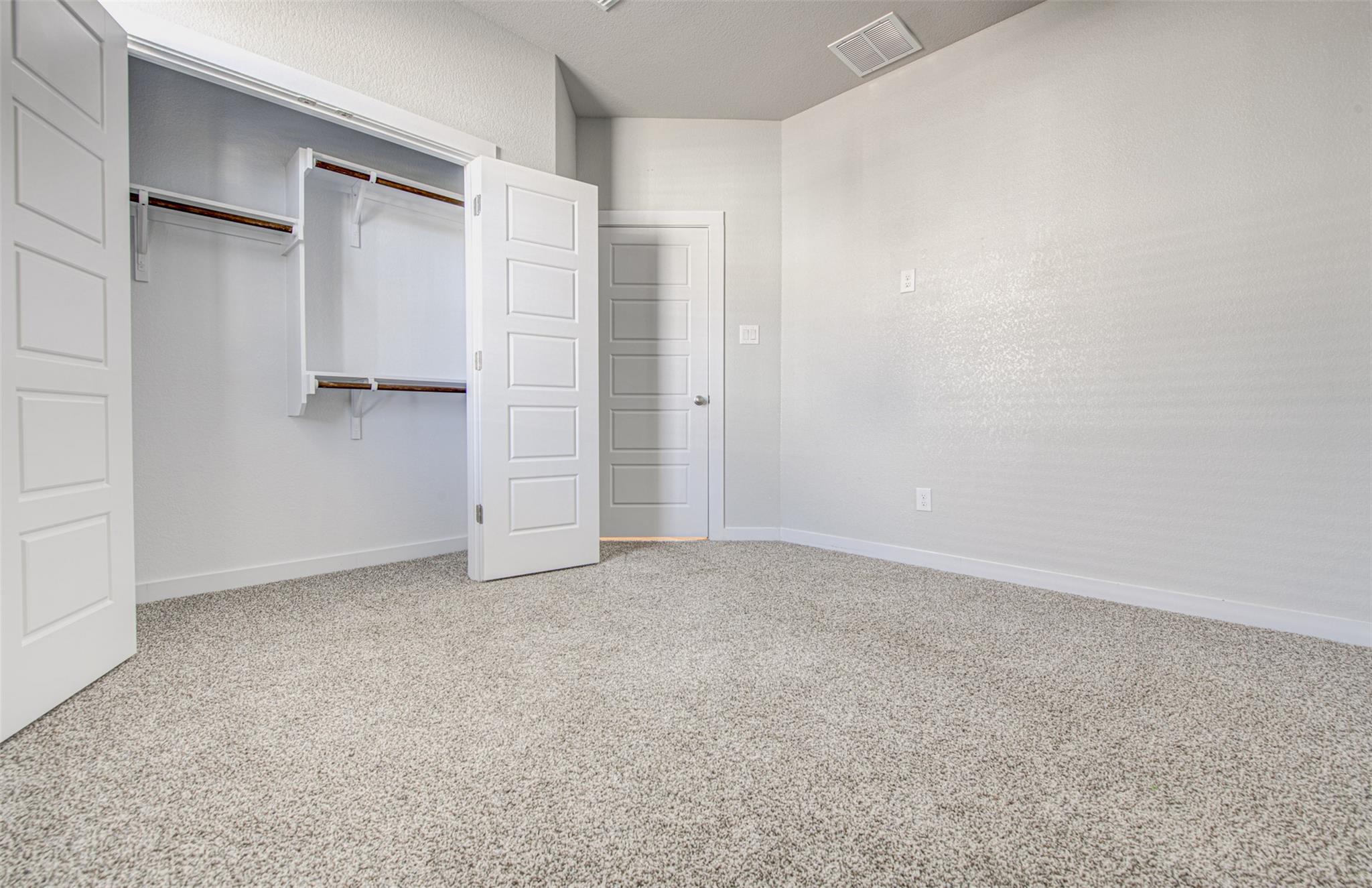 417 Ravens Crest Dr, Hutto, TX 78634