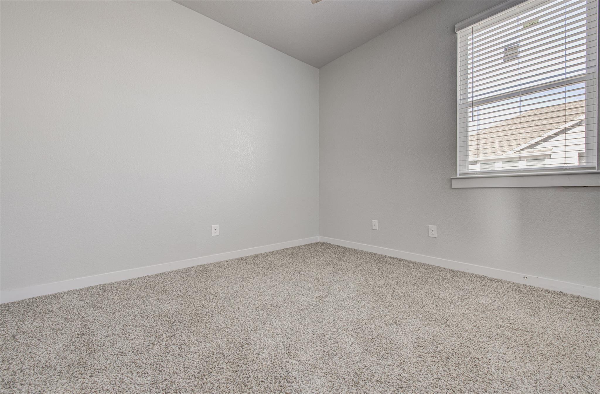 417 Ravens Crest Dr, Hutto, TX 78634