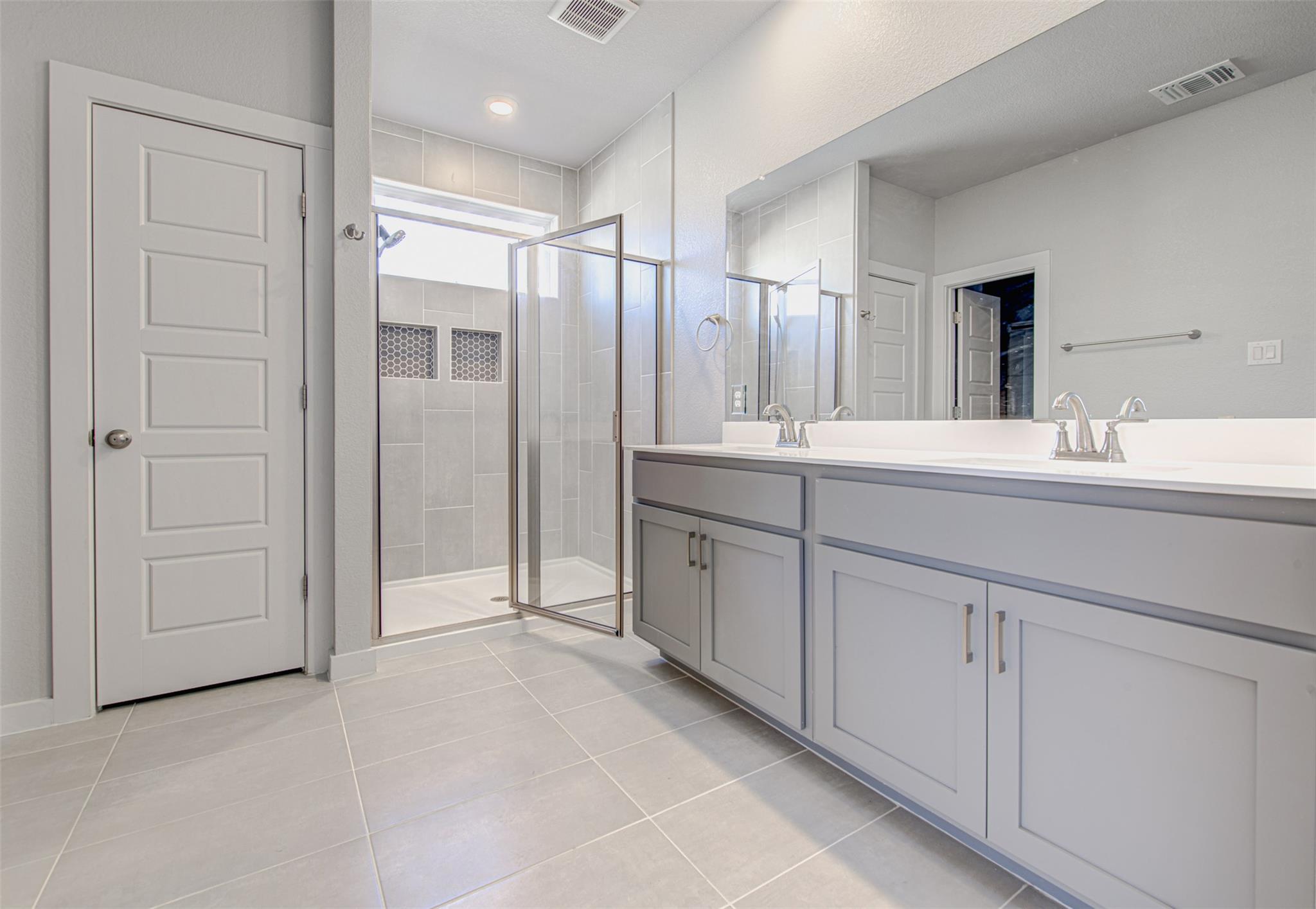 417 Ravens Crest Dr, Hutto, TX 78634