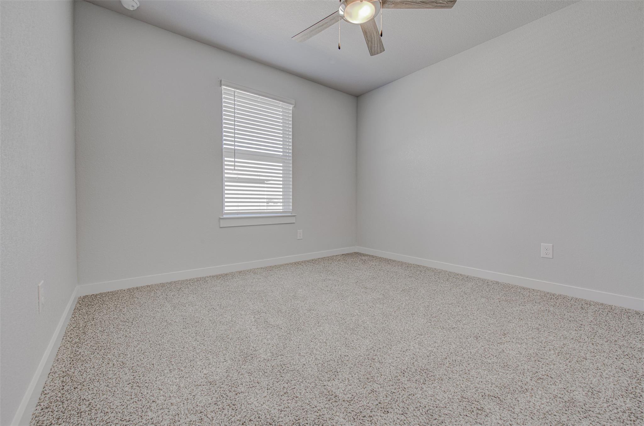 417 Ravens Crest Dr, Hutto, TX 78634