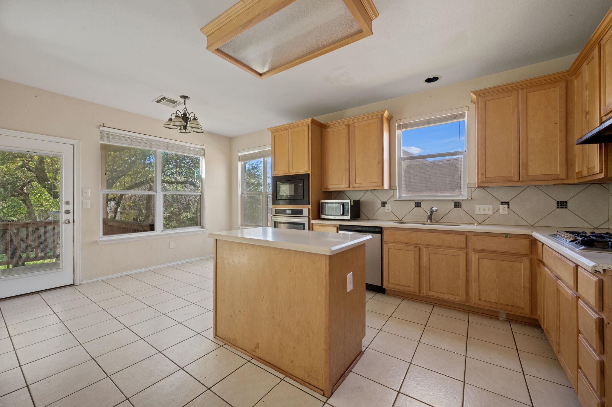 1905 Phantom Horse, Leander, TX 78641