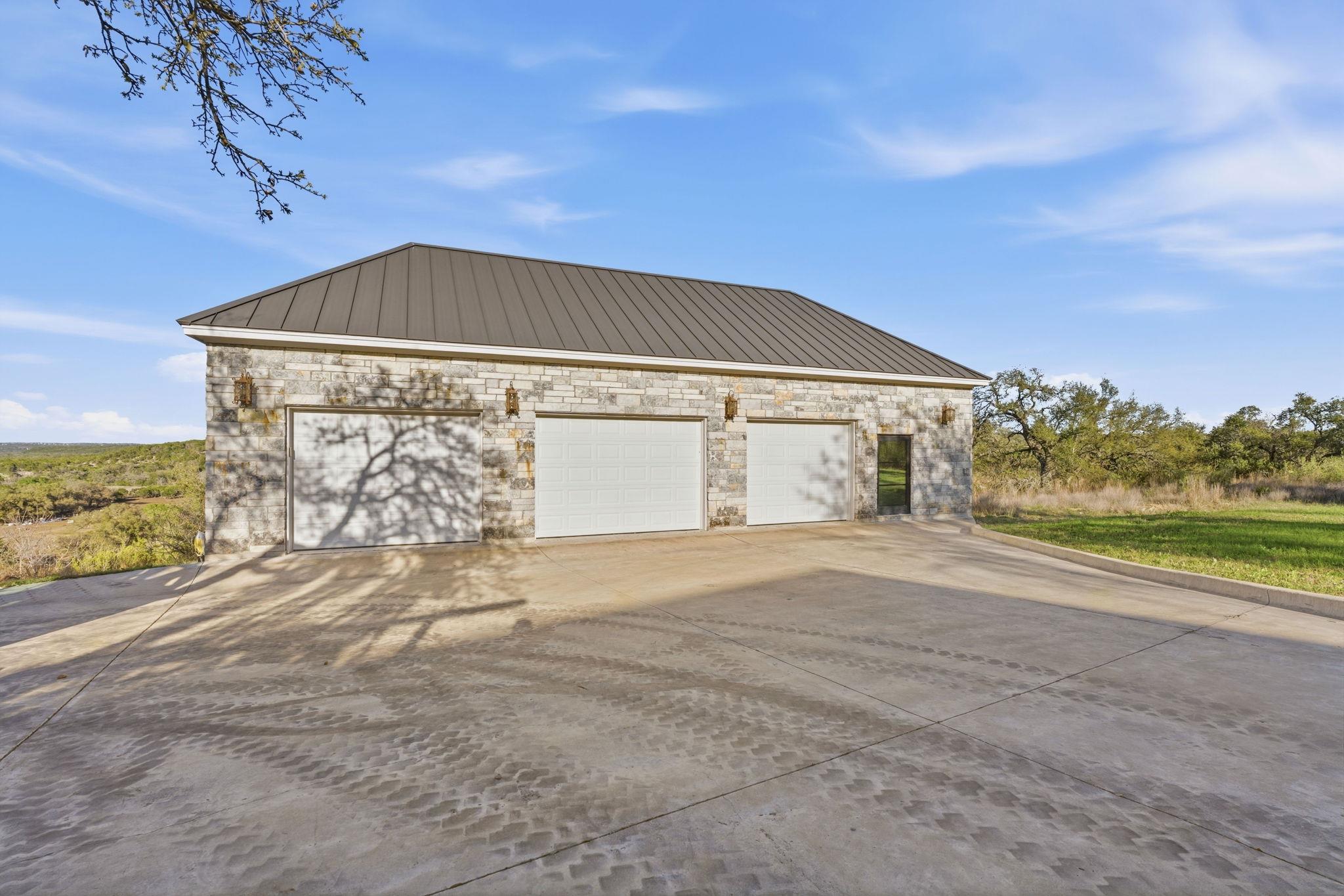 306 Napa Ct, Driftwood, TX 78619