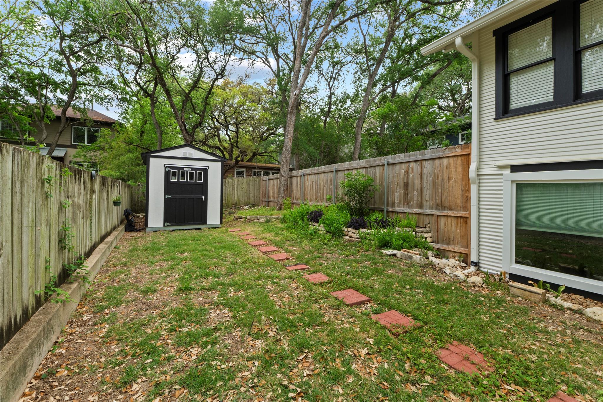 2301 W 10th St, Austin, TX 78703