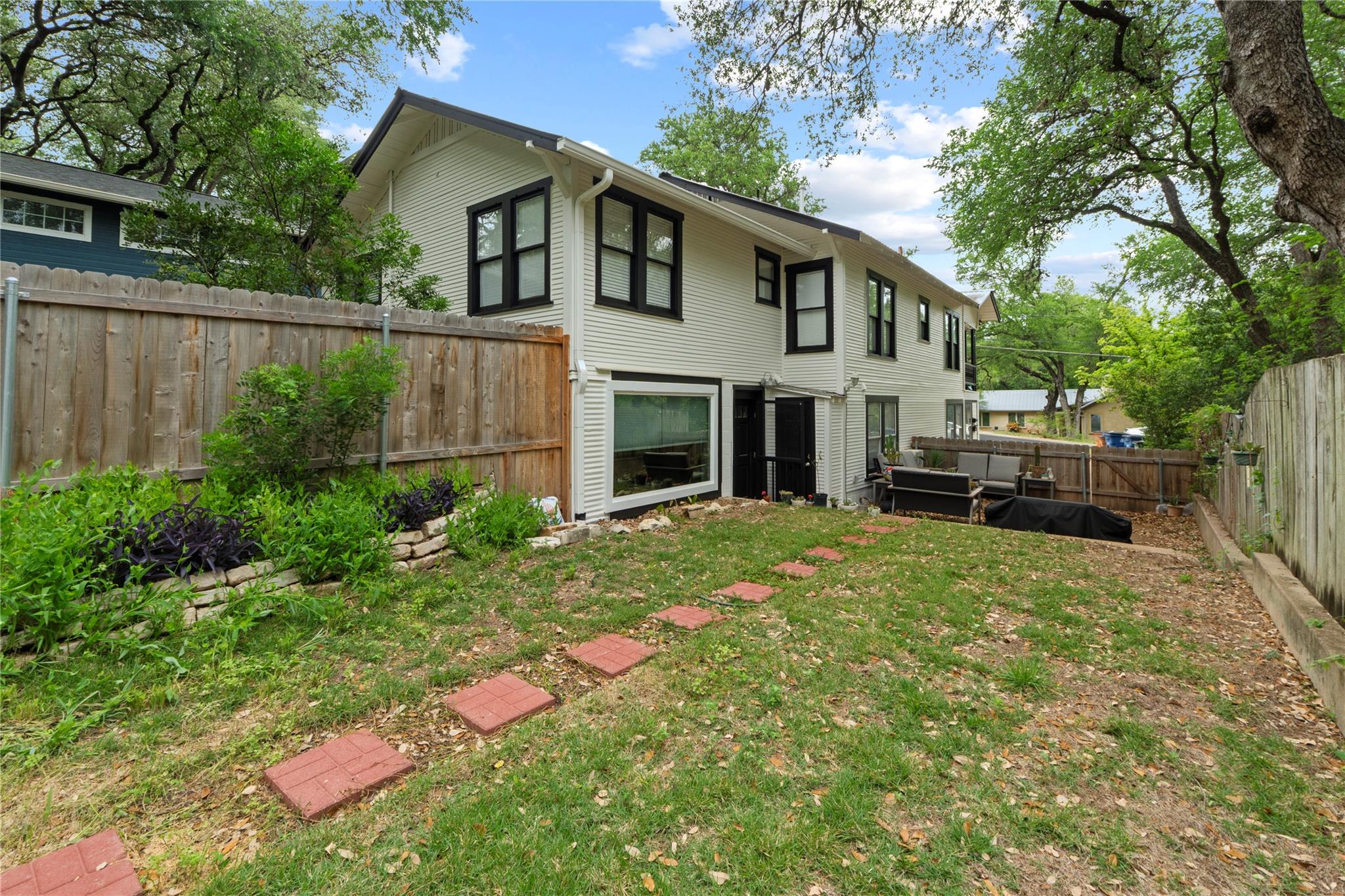 2301 W 10th St, Austin, TX 78703