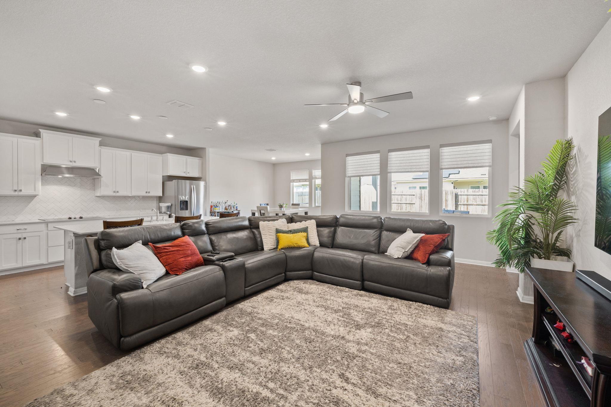 4009 Milano River Rd, Hutto, TX 78634