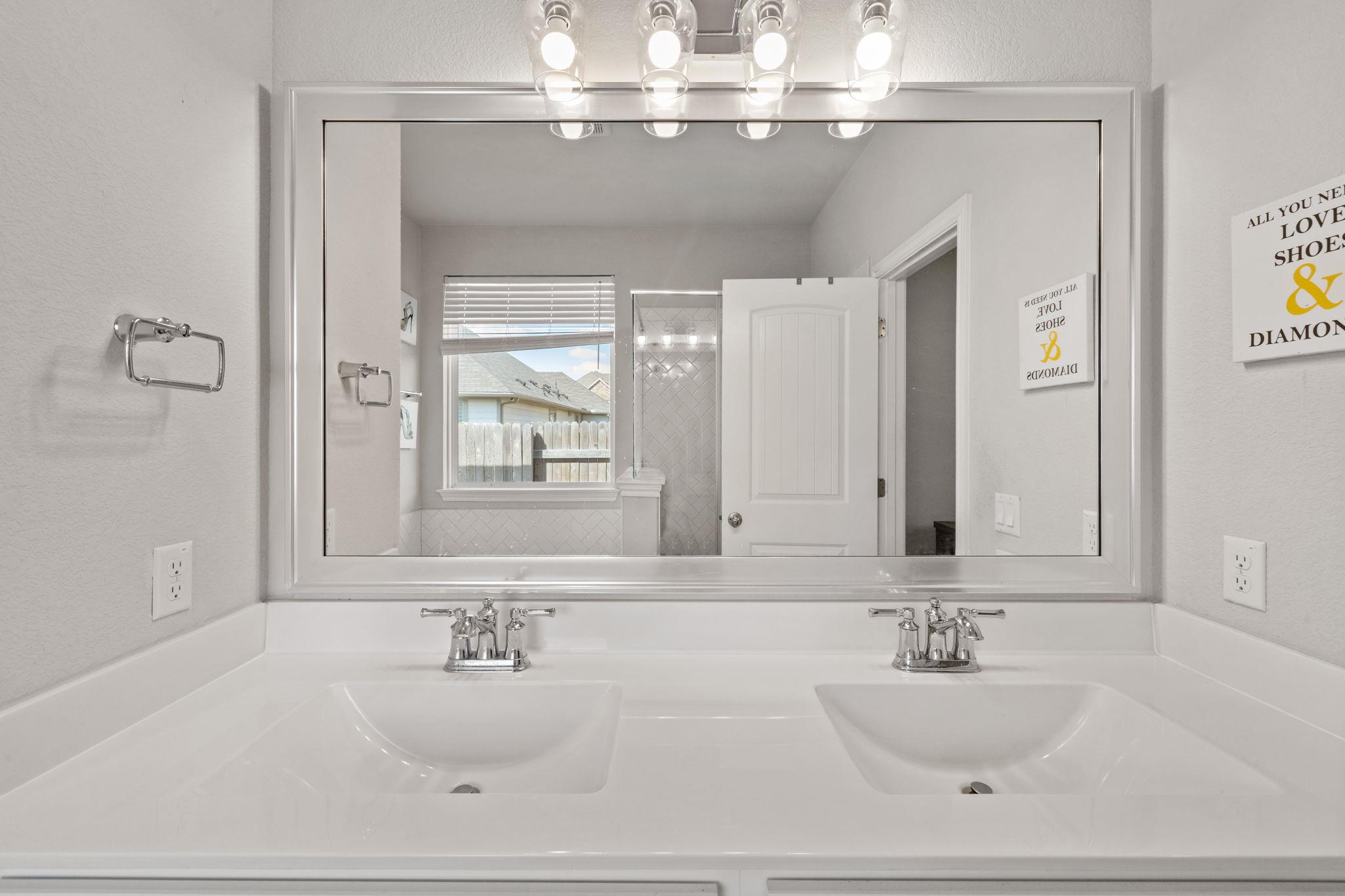 4009 Milano River Rd, Hutto, TX 78634