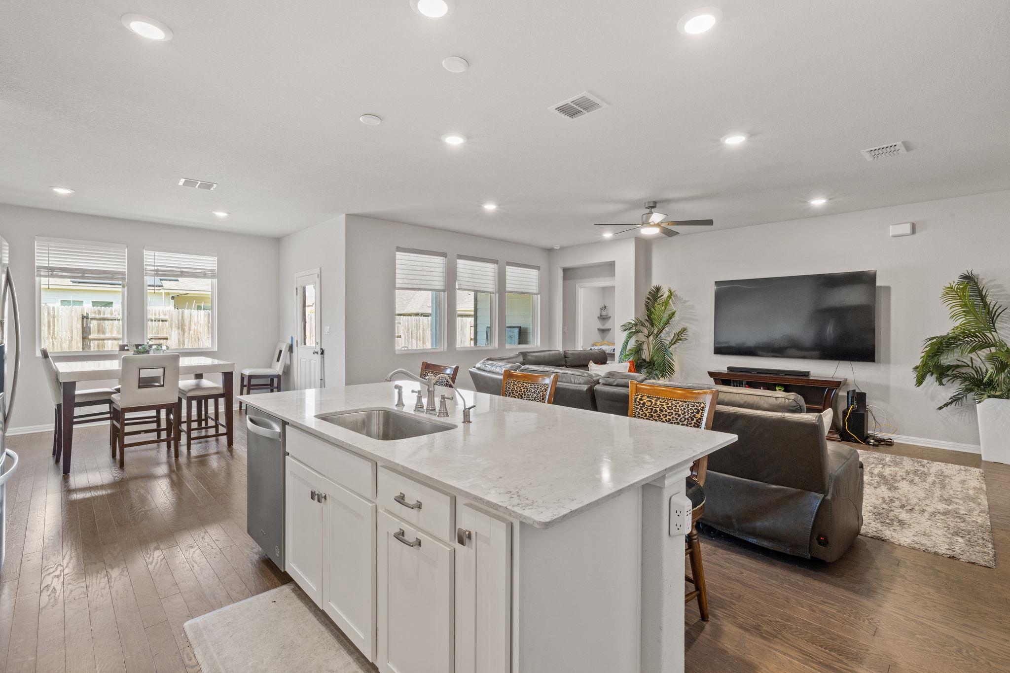 4009 Milano River Rd, Hutto, TX 78634