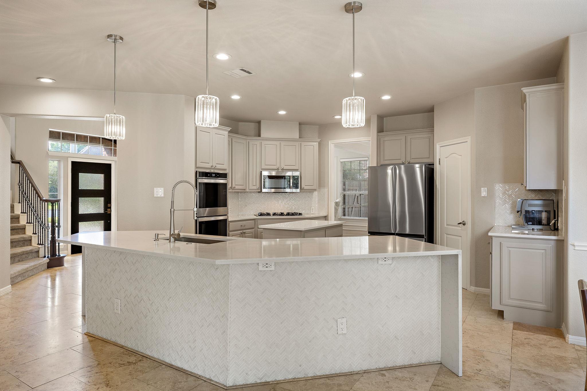 2114 Hilton Head Dr, Round Rock, TX 78664