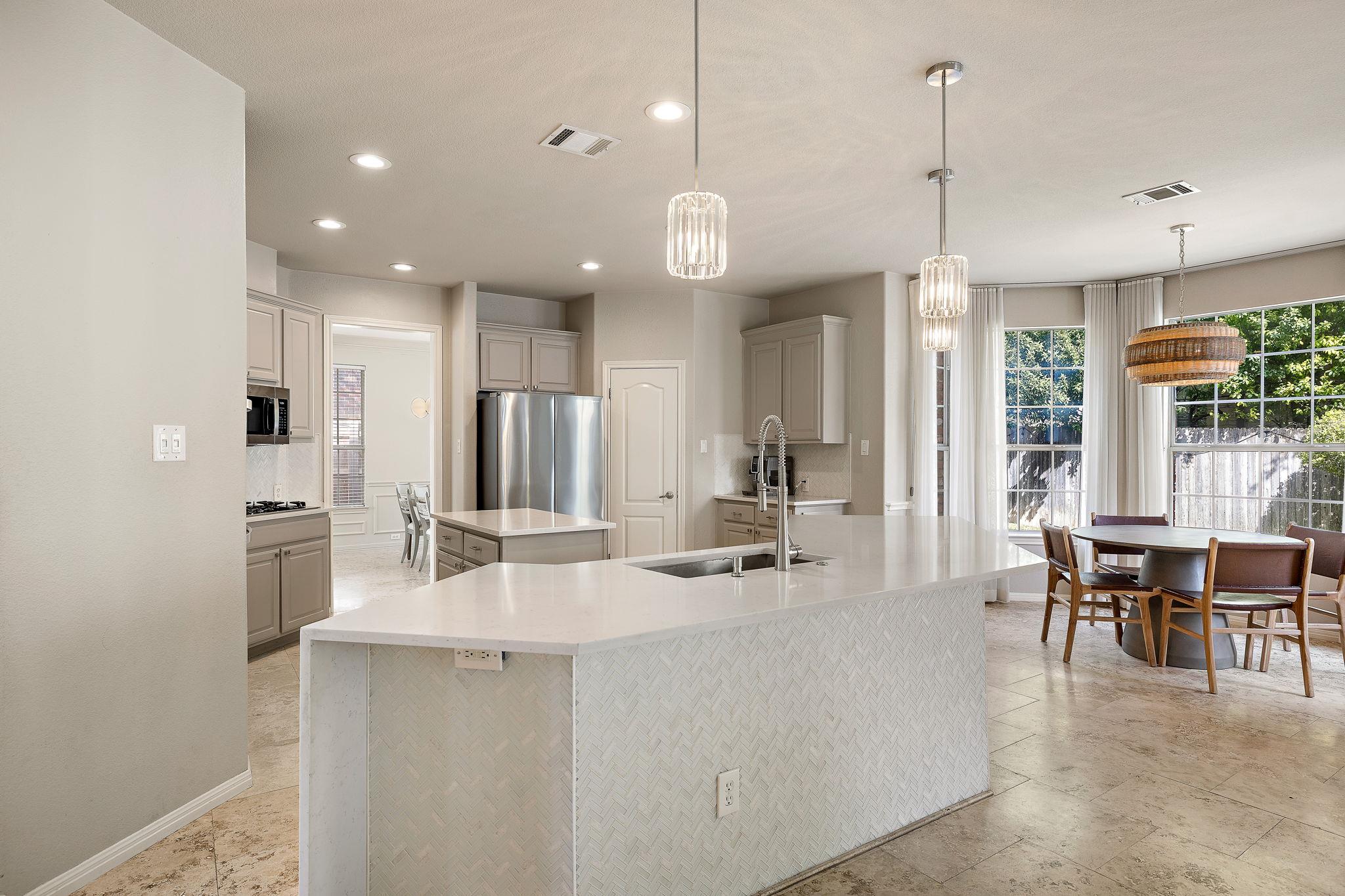 2114 Hilton Head Dr, Round Rock, TX 78664