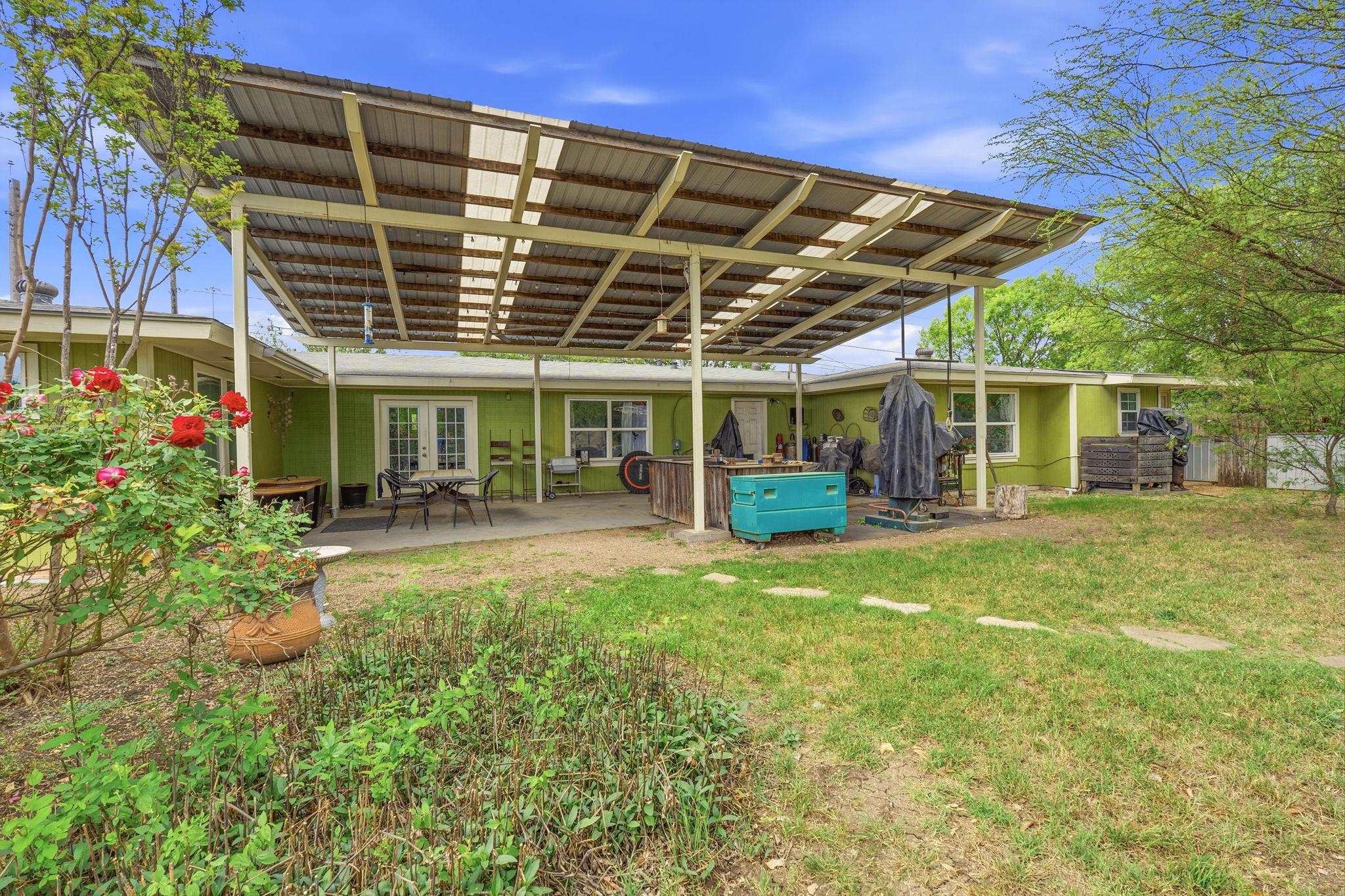 700 Corral Ln, Austin, TX 78745