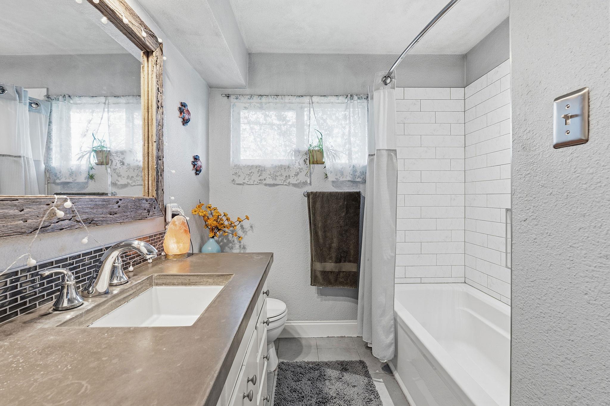 700 Corral Ln, Austin, TX 78745