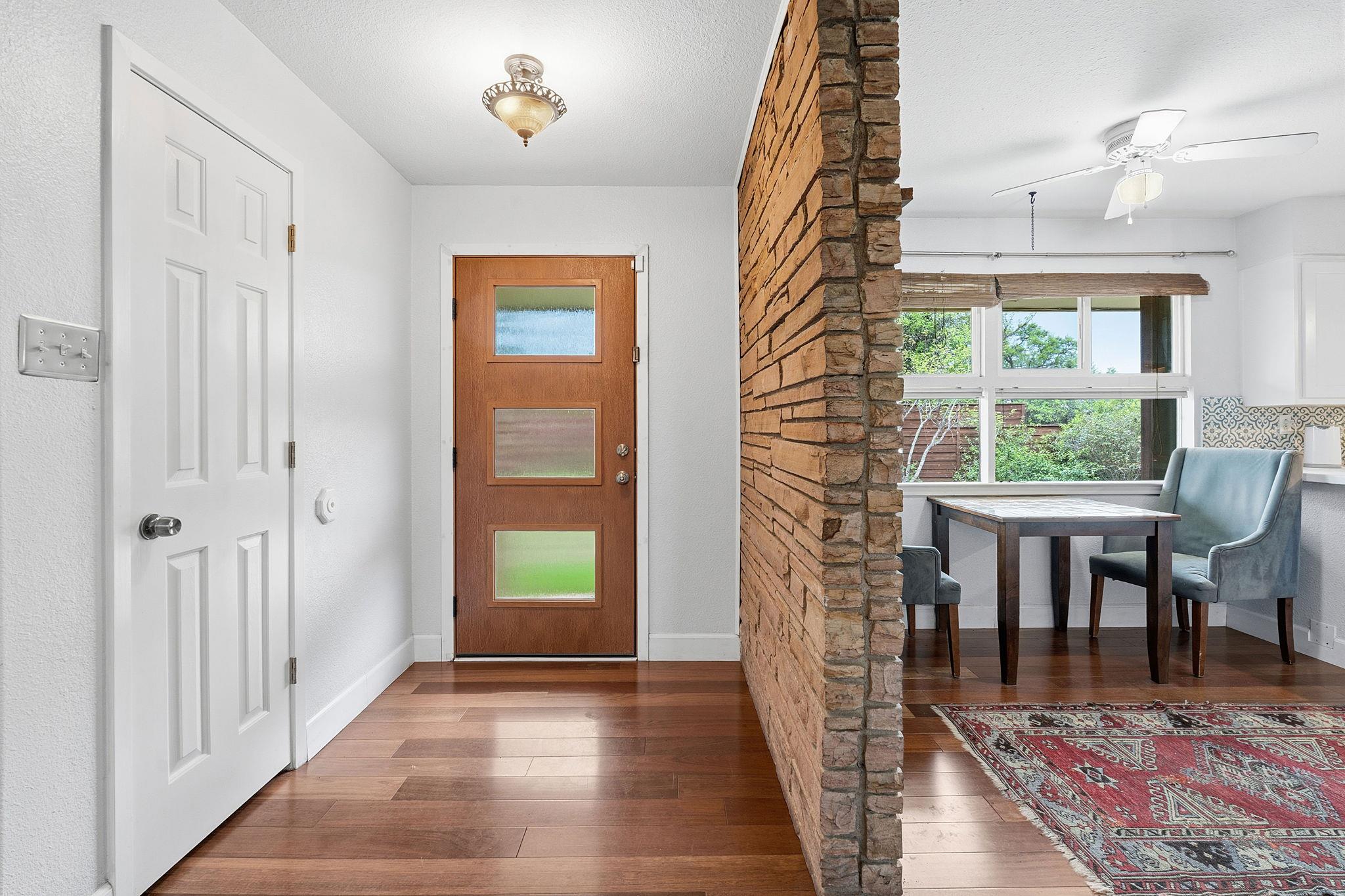 700 Corral Ln, Austin, TX 78745