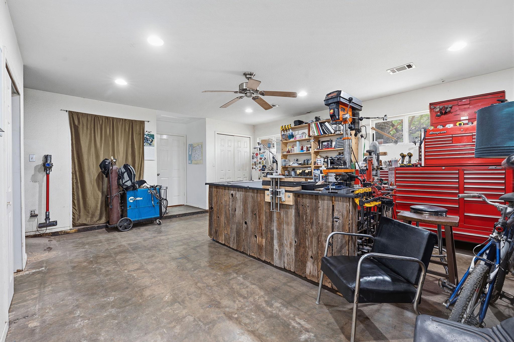 700 Corral Ln, Austin, TX 78745