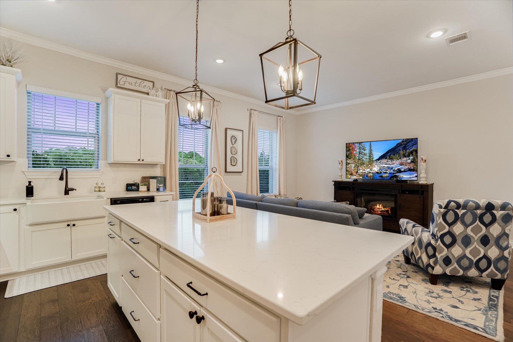 309 Adams St, Georgetown, TX 78628