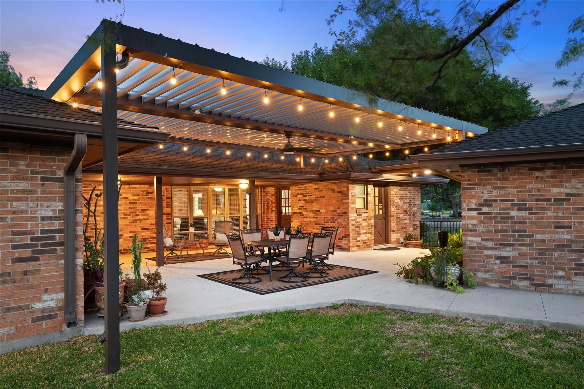 7202 Rolling Meadow Rd, Austin, TX 78749