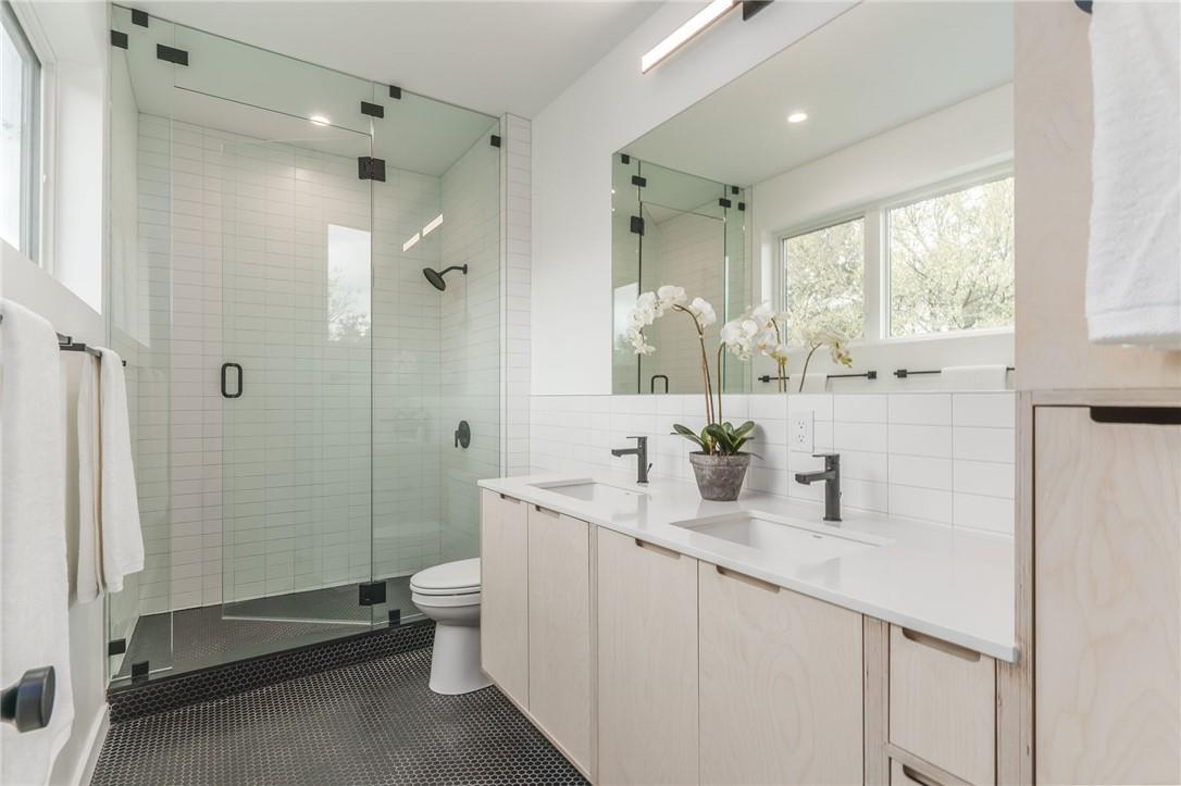 915 Tillery St # B, Austin, TX 78702