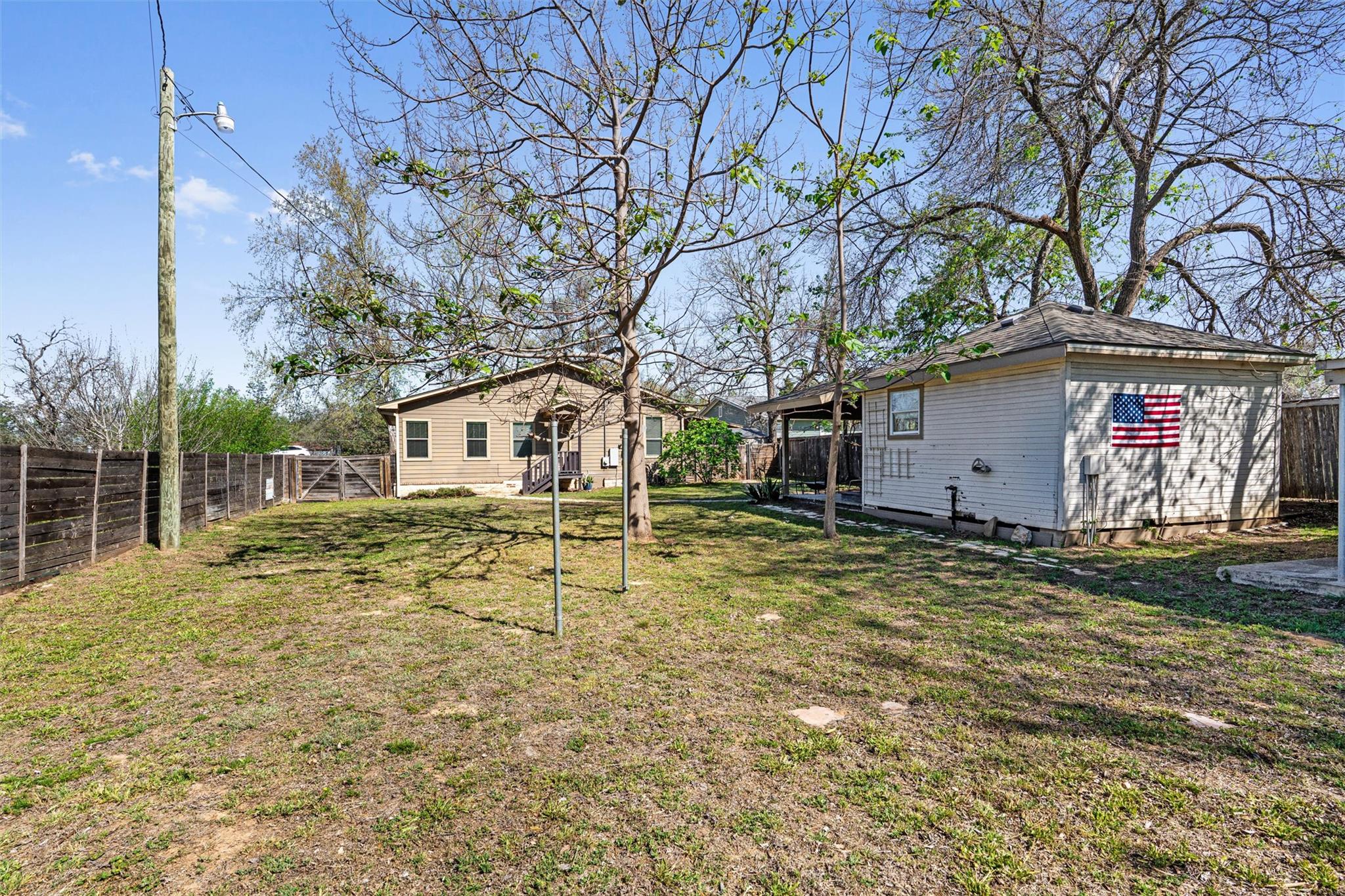 209 Harris St, Elgin, TX 78621