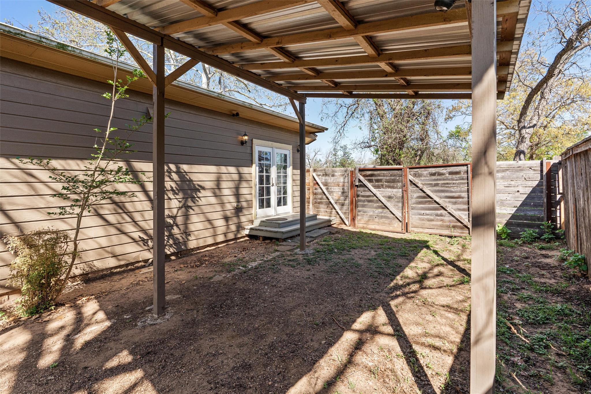 209 Harris St, Elgin, TX 78621