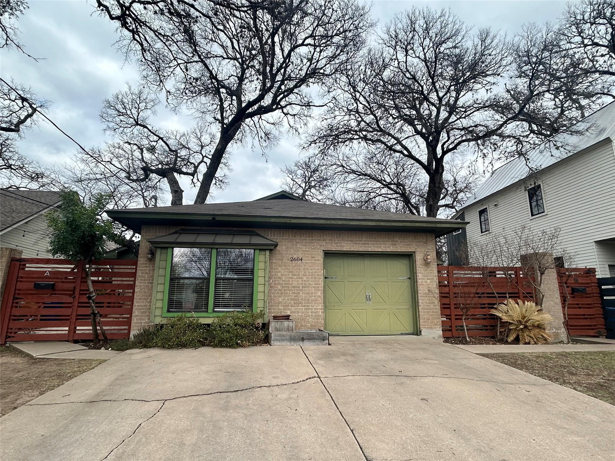 2604 W 8th St W # A, Austin, TX 78703