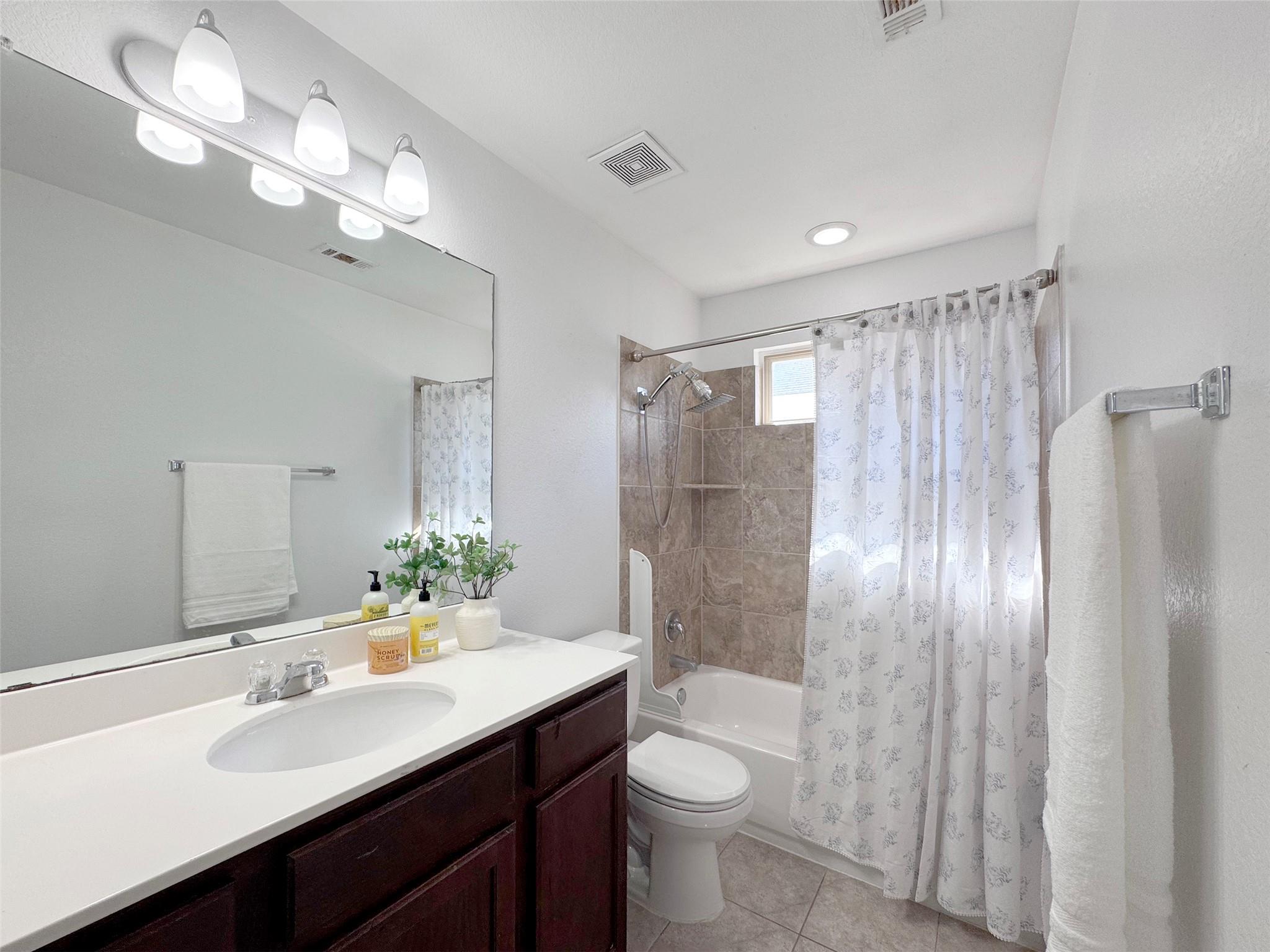 251 Triumph Rd, Buda, TX 78610