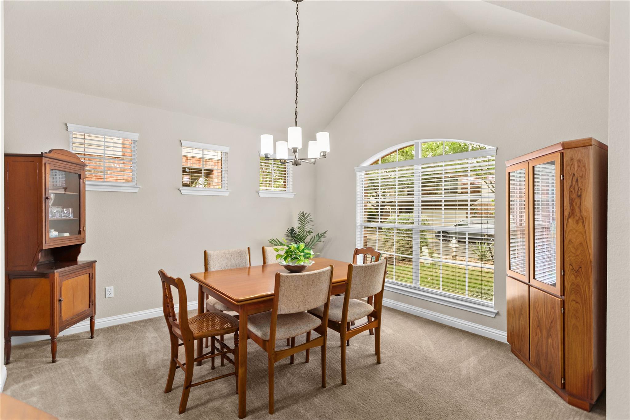 2208 Petrified Forest Dr, Austin, TX 78747