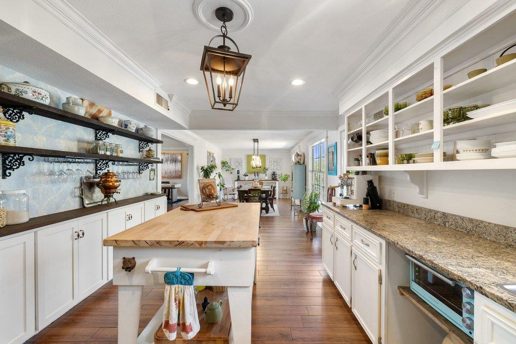 290 Sunset Rdg, Dripping Springs, TX 78620