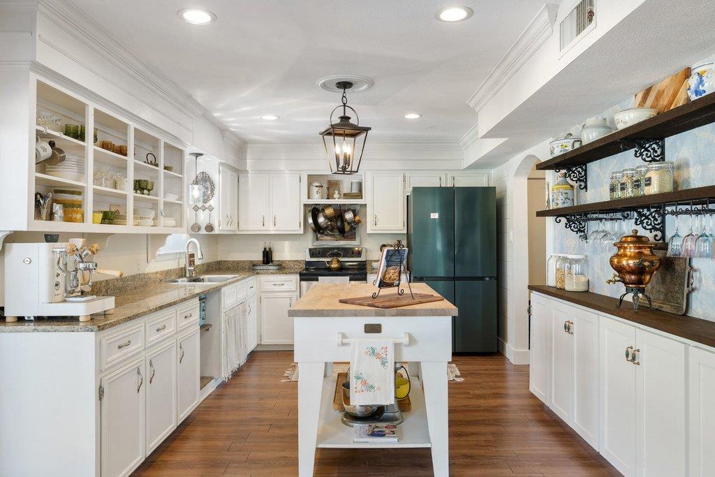 290 Sunset Rdg, Dripping Springs, TX 78620