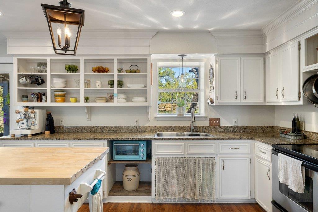 290 Sunset Rdg, Dripping Springs, TX 78620