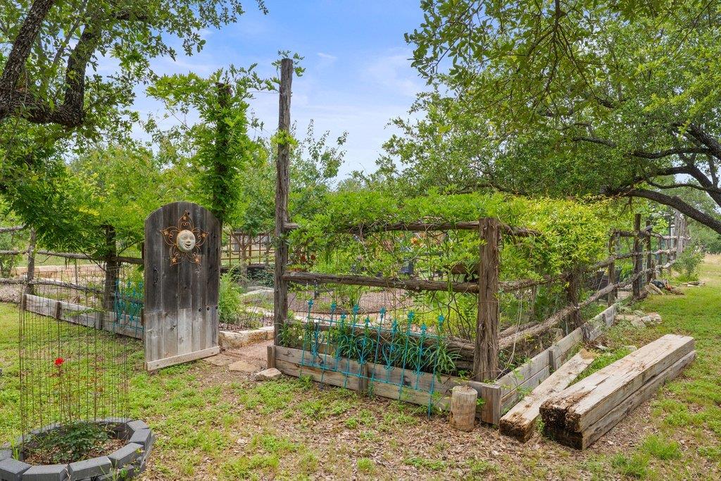 290 Sunset Rdg, Dripping Springs, TX 78620