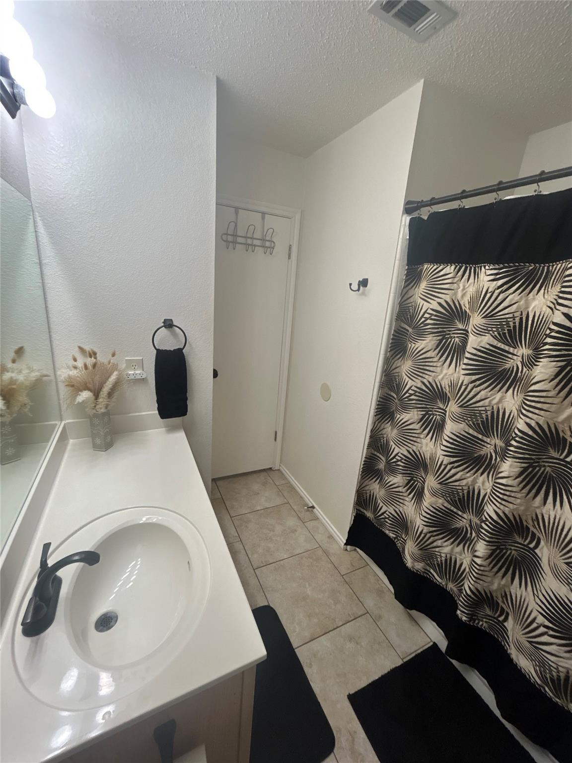 7229 Aldea Dr # B, Austin, TX 78745