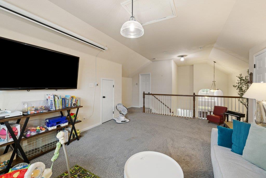 22332 Rock Wren Rd, Spicewood, TX 78669