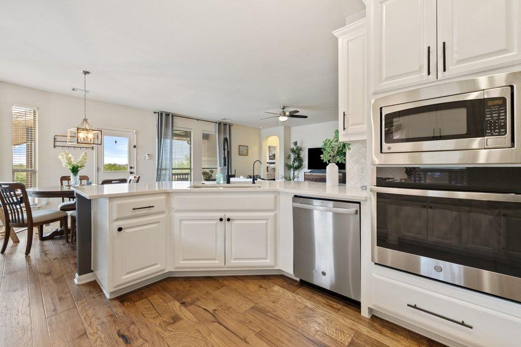 22332 Rock Wren Rd, Spicewood, TX 78669