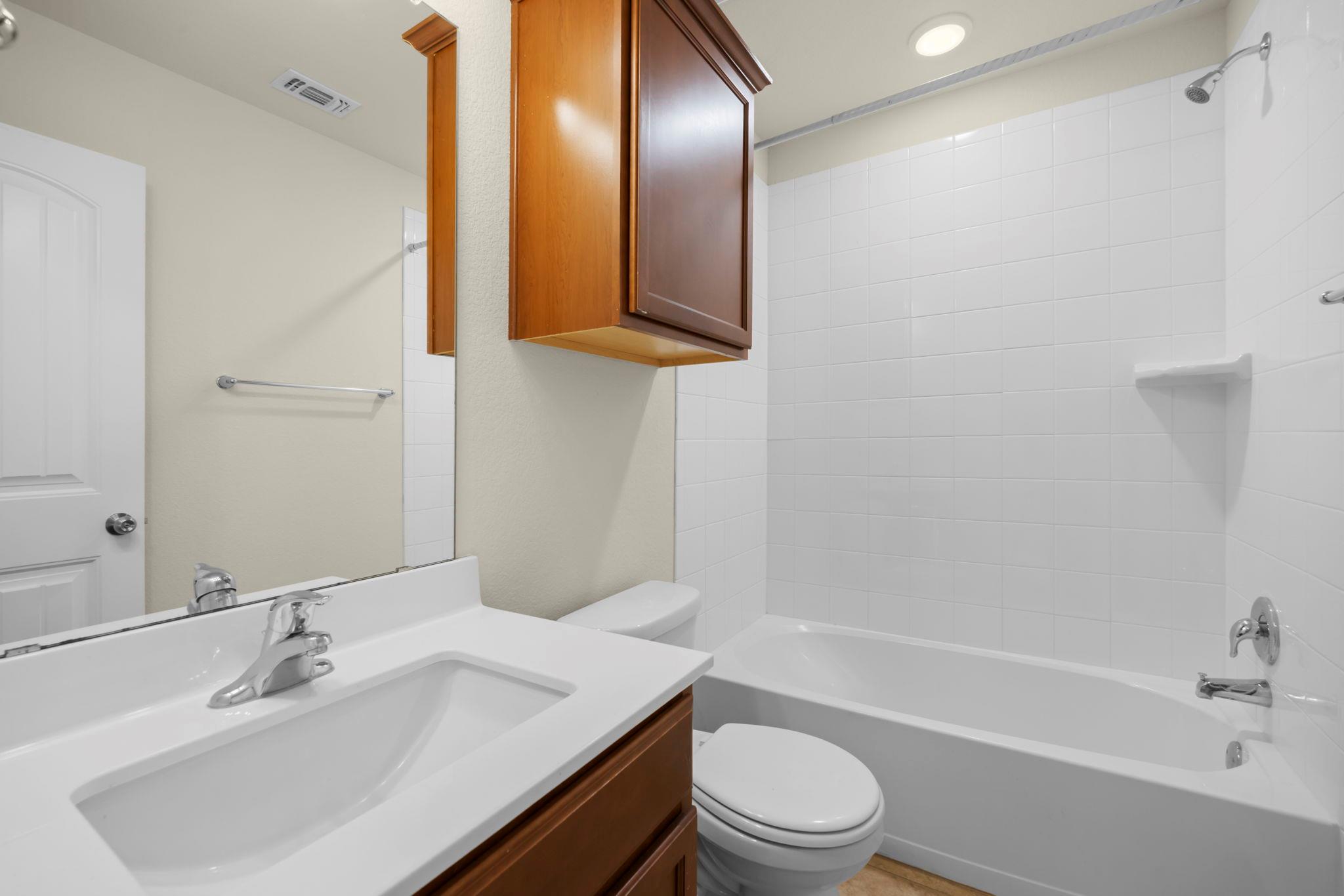 101 Plata Ln, Jarrell, TX 76537